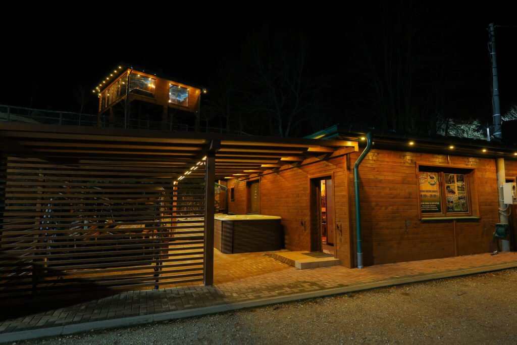 Šestokrevetni bungalov